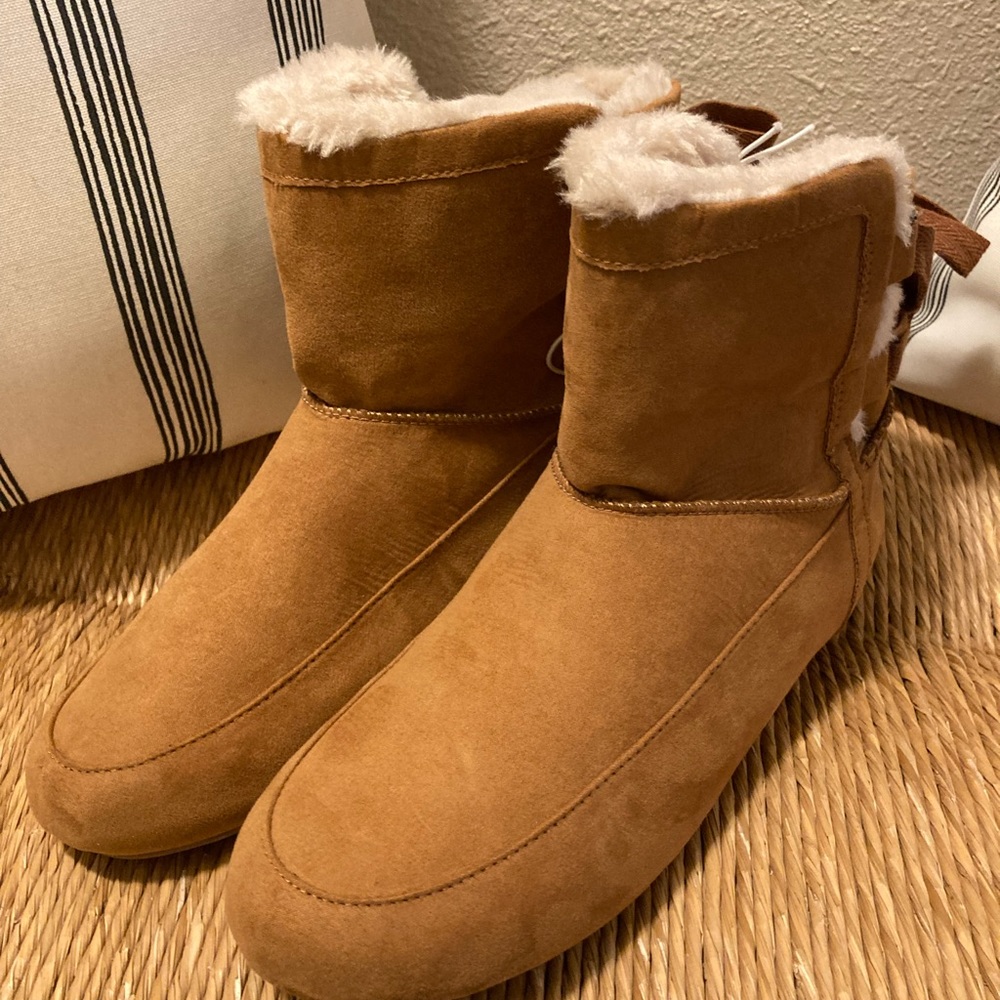 Brand New w/o box Womens Lucky Brand Faux Fur/Suede Boot Sz 9